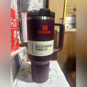 Stanley Purple Quencher H2.0 Tumbler 40 oz purple new